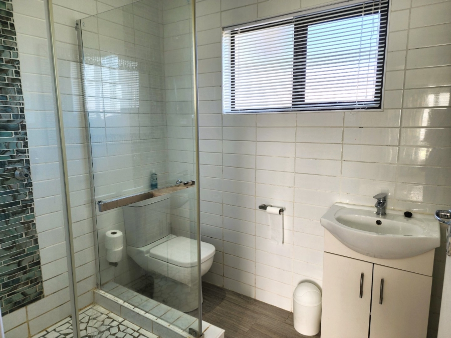 6 Bedroom Property for Sale in Kleinbaai Western Cape